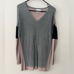 Olive and Oak women’s v-neck colorblock sweater. Size S.